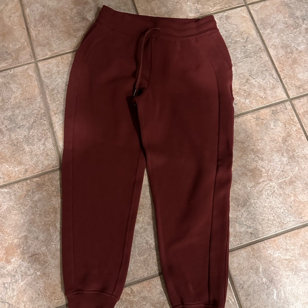 Lululemon size 10 jogger fleece